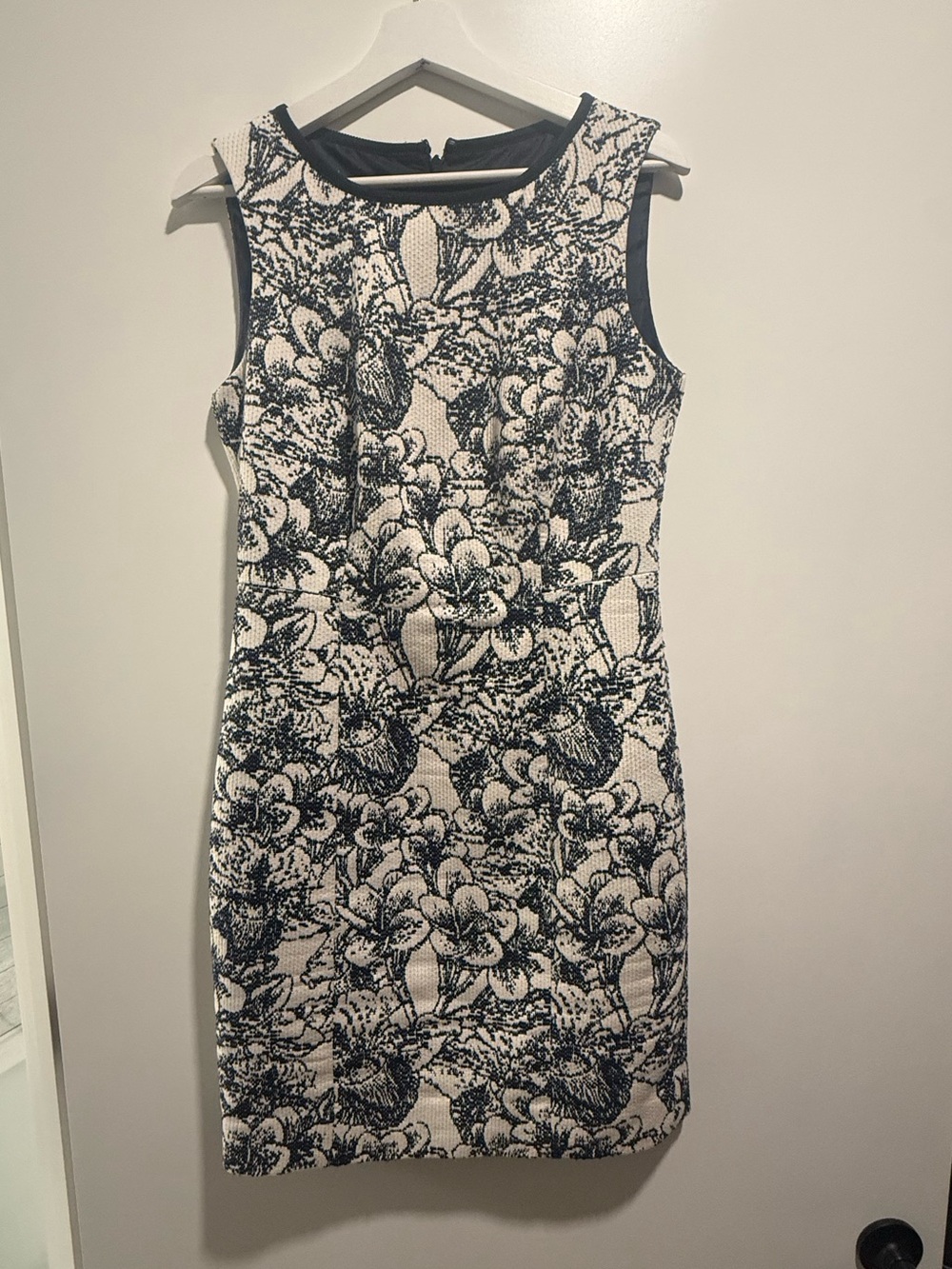 Hobbs Josie Sheath Dress in Navy and White